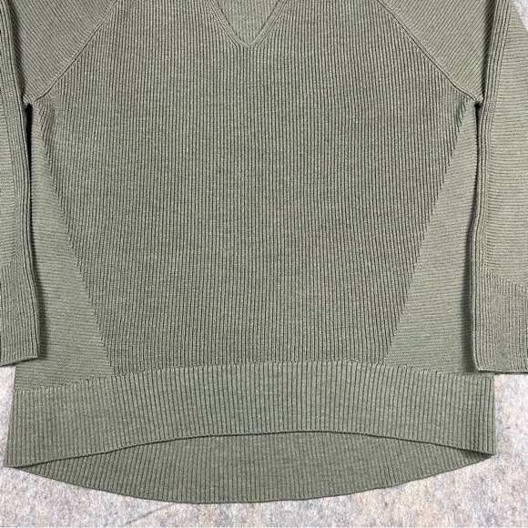 Athleta Hanover V-Neck Merino Wool Blend Athleisure Layering Oversized Sweater M - Picture 7 of 14
